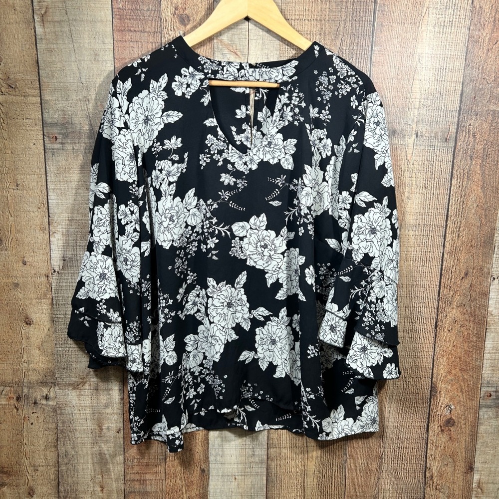 Liberty Love 2XL Black White Floral Ruffle Bell Sleeve Keyhole Blouse Boho Top